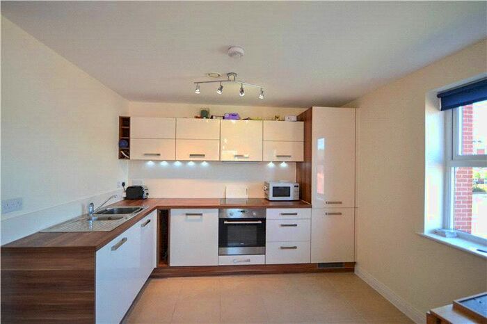 2 Bedroom Flat To Rent In Colebrook House, Ashville Way, Wokingham, Berkshire RG41