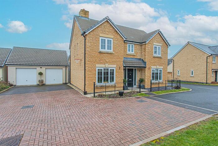 4 Bedroom Detached House To Rent In Duke Crescent, Corsham, SN13