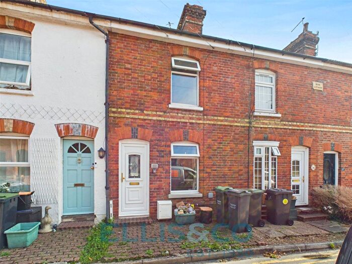 2 Bedroom Terraced House For Sale In Lodge Road, Tonbridge, Kent, TN9