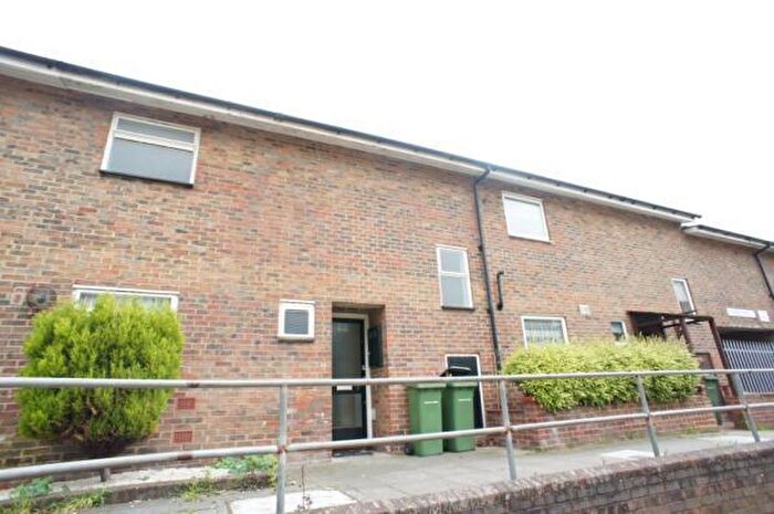 3 Bedroom Terraced House For Sale In Delvan Close, London, SE18