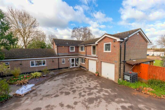 6 Bedroom Detached House To Rent In Burghfield Bridge, Burghfield, Reading, Berkshire, RG30
