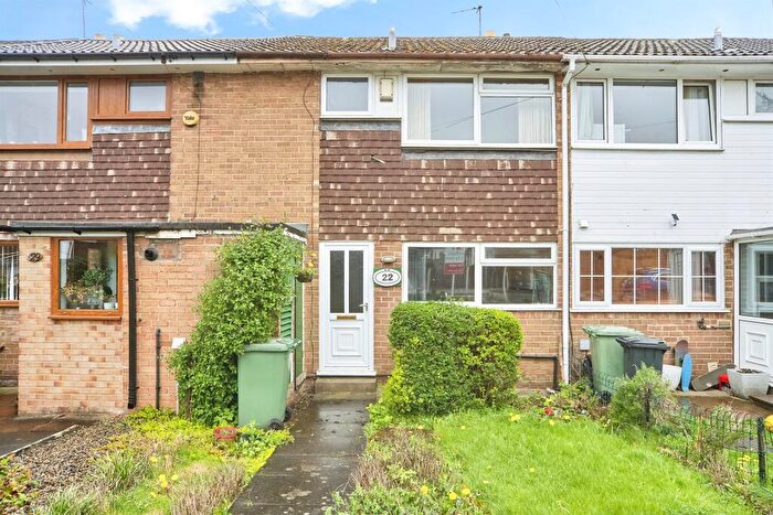 3 Bedroom Terraced House For Sale In Whingate Close, Leeds, LS12