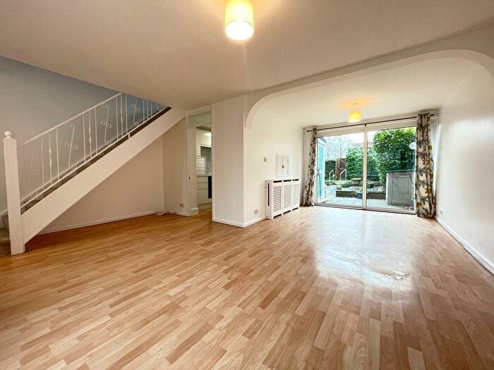 2 Bedroom Property To Rent In Lonsdale, Hemel Hempstead, HP2