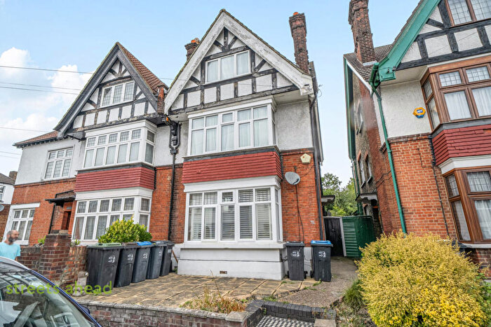 1 Bedroom Apartment For Sale In Albert Road, London, SE25
