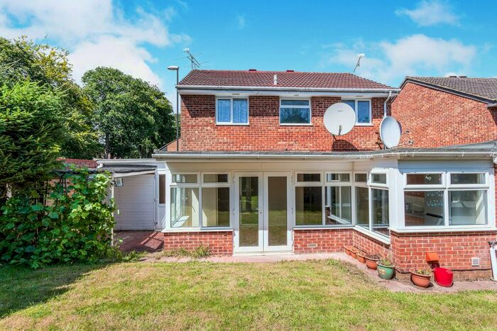 5 Bedroom Detached House To Rent In The Grooms, Worth, Crawley, RH10