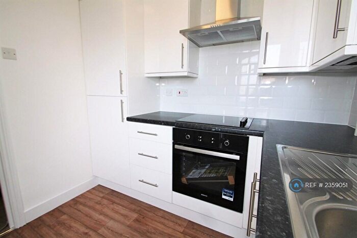 1 Bedroom Flat To Rent In Harold Road, Sittingbourne, ME10
