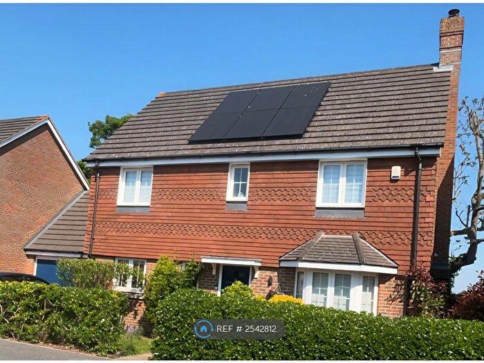 4 Bedroom Detached House To Rent In Hardy Avenue, Dartford, DA1