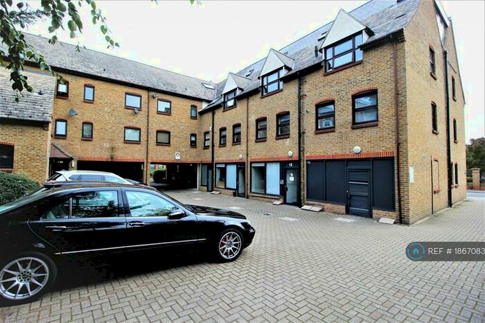1 Bedroom Flat To Rent In Glebe Road, Chelmsford, CM1