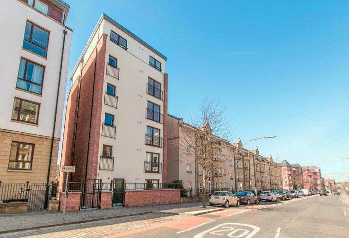 2 Bedroom Flat To Rent In Mcdonald Road, Edinburgh, EH7
