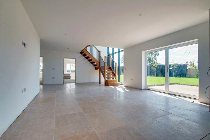 5 Bedroom Detached House For Sale In Parkhall Road, Somersham, PE28