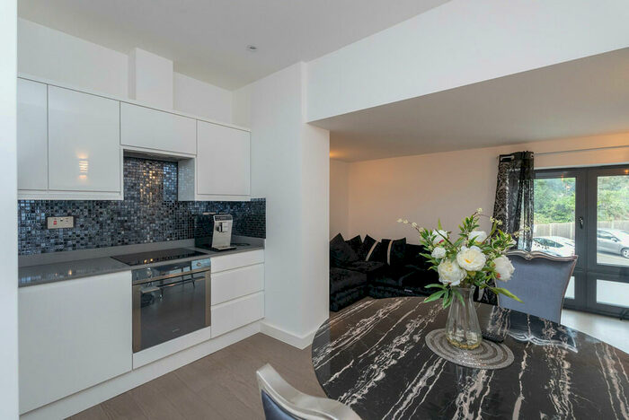 1 Bedroom Apartment To Rent In Lincoln Road, Dorking, RH4