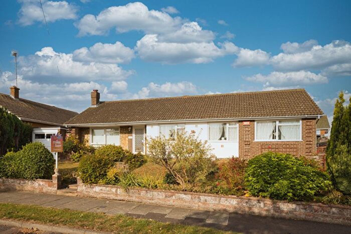 4 Bedroom Bungalow For Sale In Castle Avenue, Broadstairs, CT10