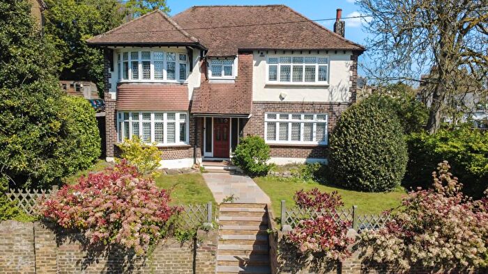 4 Bedroom Detached House For Sale In Castle View Road, Strood, Rochester, ME2