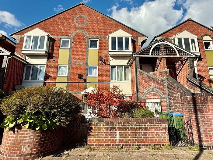 2 Bedroom Maisonette To Rent In St. Matthews Close, Southampton, Hampshire, SO14