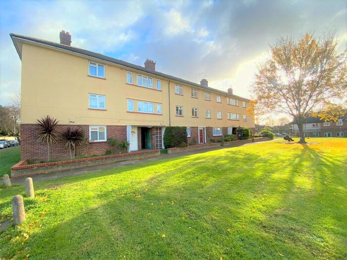 3 Bedroom Maisonette To Rent In Heather Lane, Yiewsley UB7