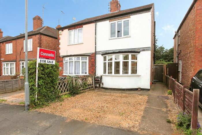 3 Bedroom Semi-Detached House For Sale In Magee Road, Peterborough, PE4