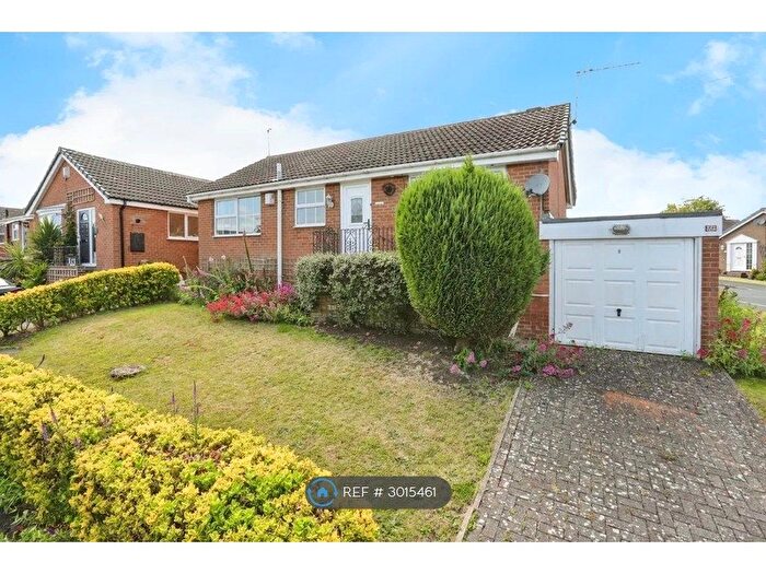 2 Bedroom Bungalow To Rent In Stonebeck Avenue, Harrogate, HG1