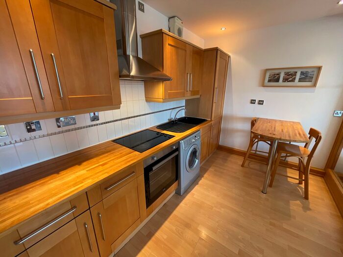 1 Bedroom Flat To Rent In Seymour Grove, Old Trafford, Manchester, M16