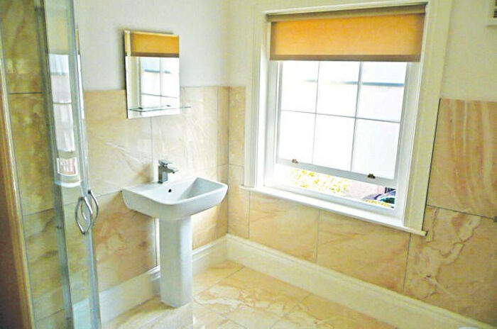 7 Bedroom Town House To Rent In Seymour Terrace, Seymour Street, Liverpool, Merseyside, L3