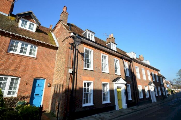 1 Bedroom Flat To Rent In Flat, Little London, Chichester, West Sussex, PO19