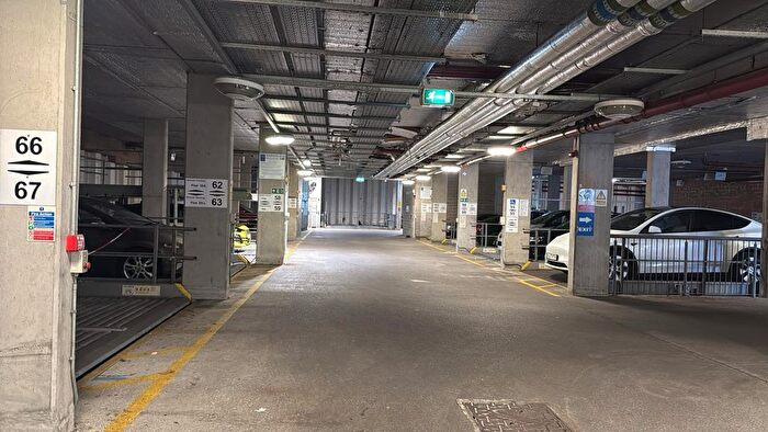 Garage / Parking To Rent In Latitude Apartments, CR0