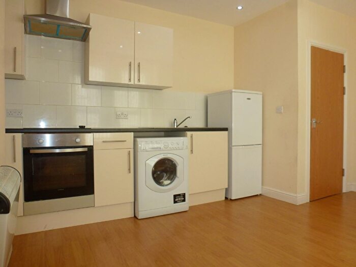 1 Bedroom Flat To Rent In Piercefield Place, Adamsdown, Cardiff, CF24
