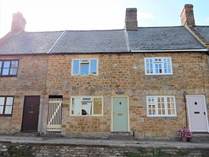 2 Bedroom Cottage To Rent In South Street, Castle Cary, Somerset, BA7