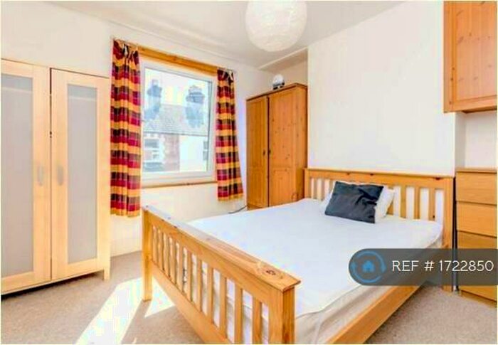 3 Bedroom End Of Terrace House To Rent In Acacia Rd, Guildford, GU1