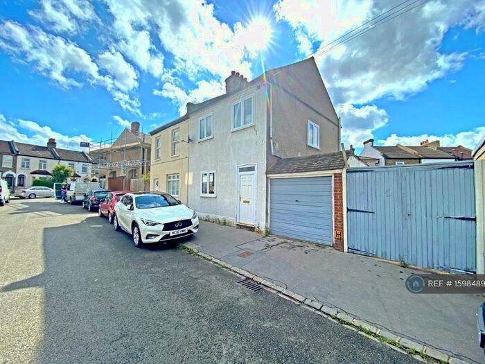 3 Bedroom End Of Terrace House To Rent In Cobden Road, London, SE25