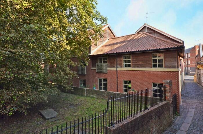 2 Bedroom Flat To Rent In St. Martins Lane, York, North Yorkshire, Uk, YO1