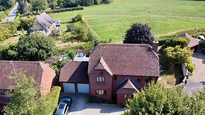 4 Bedroom Detached House For Sale In Roundway Close, Heddington, Calne, SN11