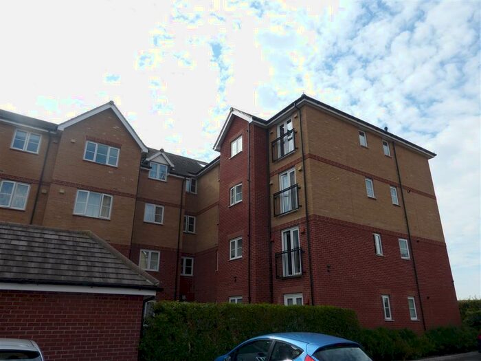 2 Bedroom Flat To Rent In Twickenham Close, Swindon, SN3