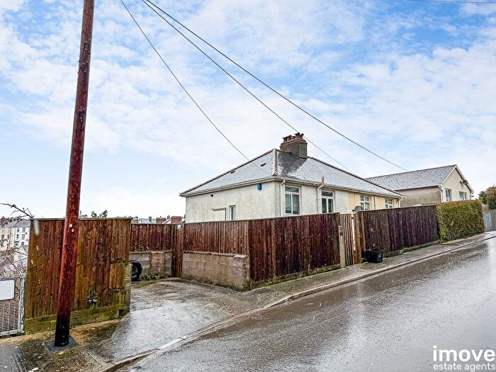 3 Bedroom Semi Detached House For Sale In Pine View Gardens, Torquay, TQ1