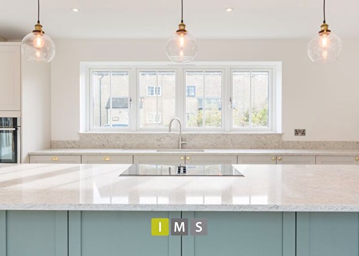 4 Bedroom Detached House For Sale In Station Road, Bletchingdon, Kidlington, OX5