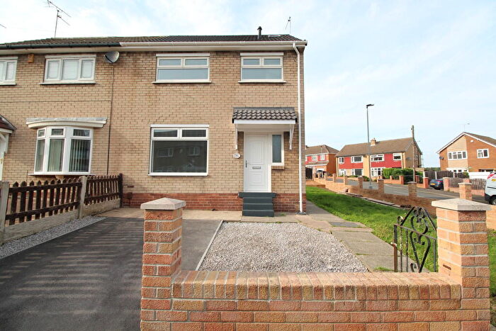 4 Bedroom Semi-Detached House To Rent In Priestley Avenue, Rawmarsh, S62