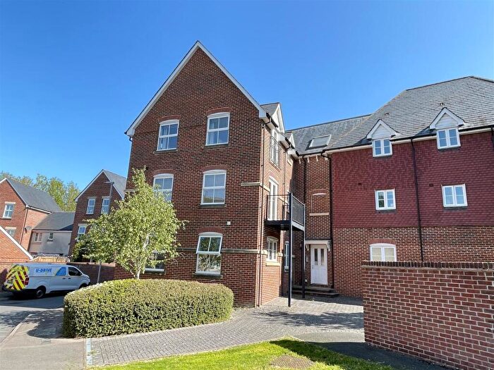 2 Bedroom Flat For Sale In Pilgrims Gate, Laverstock, Salisbury, SP1