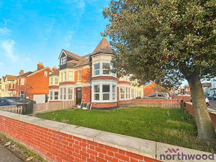 4 Bedroom Semi-Detached House To Rent In Ellis Road, Clacton-On-Sea, CO15