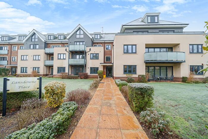 2 Bedroom Flat For Sale In Institute Road, Taplow, Maidenhead, SL6