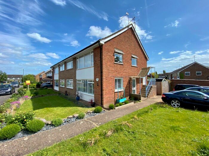 2 Bedroom Maisonette To Rent In Gorse Road, Maidenhead, Berkshire, SL6