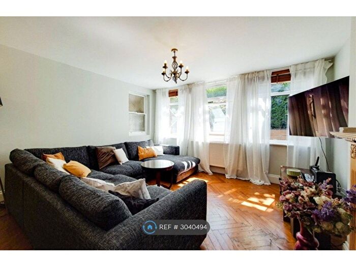 2 Bedroom Flat To Rent In Hornsey Lane, London, N6