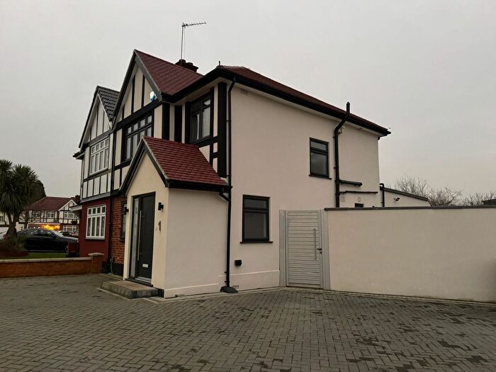 4 Bedroom Semi-Detached House To Rent In Melcombe Gardens, Harrow, HA3