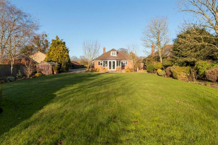 5 Bedroom Detached Bungalow For Sale In The Common, Mulbarton, Norwich, NR14