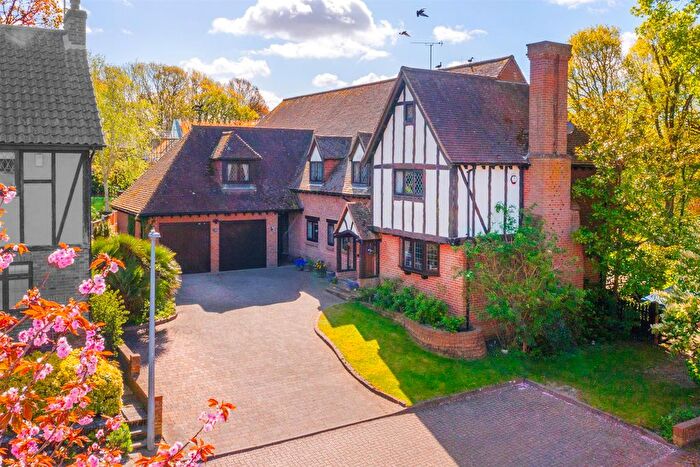 4 Bedroom Detached House For Sale In Tyrells, Hockley, SS5