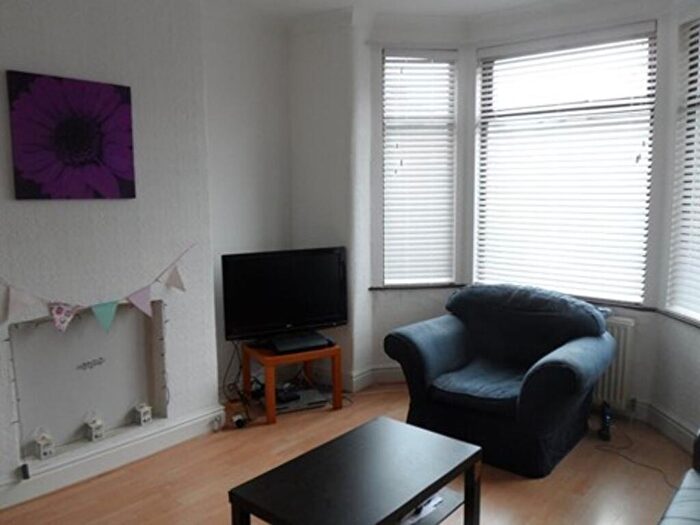 1 Bedroom House To Rent In Platt Lane, Manchester, M14