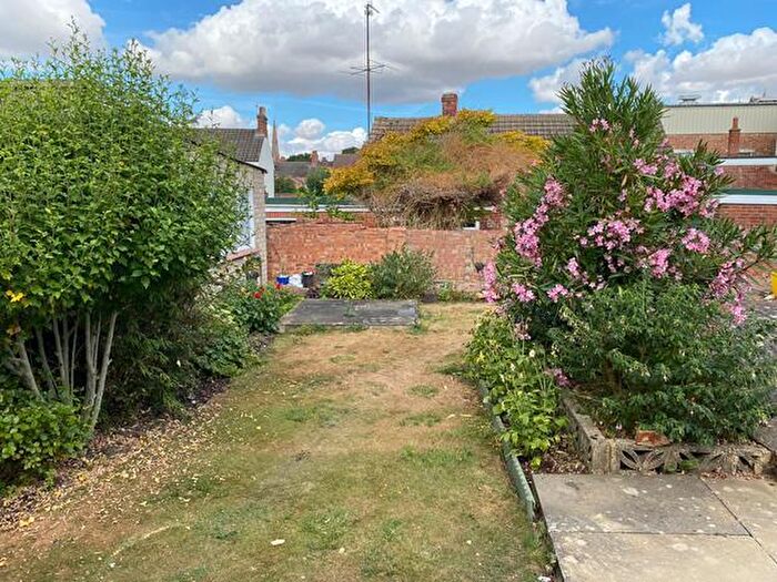 2 Bedroom Bungalow To Rent In South Close, Rushden, NN10