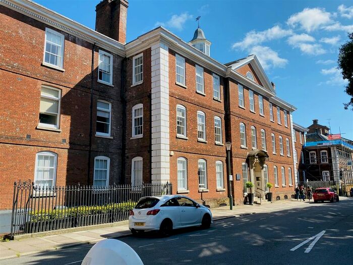 3 Bedroom Flat To Rent In Dean Clarke House, Southernhay East, Exeter, EX1