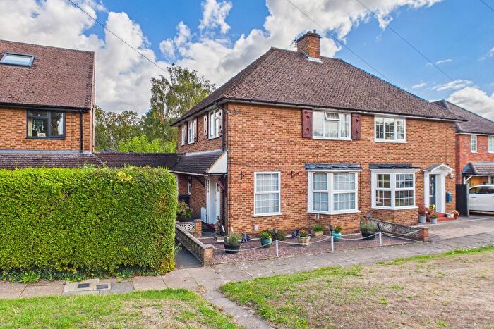 3 Bedroom Semi-detached House For Sale In Castle Mead, Boxmoor, HP1