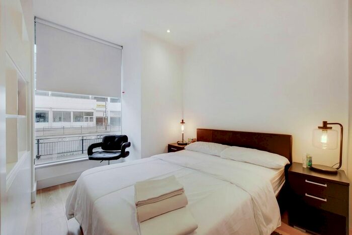 Studio To Rent In Trinity Square, Hounslow, TW3