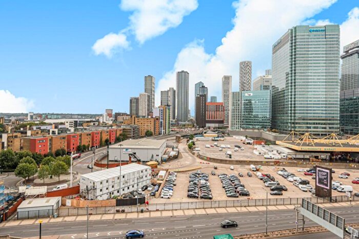 1 Bedroom Flat To Rent In Roosevelt Tower, Williamsburg Tower, E14