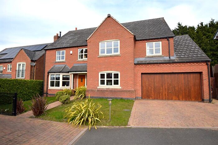 5 Bedroom Detached House For Sale In Knights Place, Burton-On-Trent, DE15